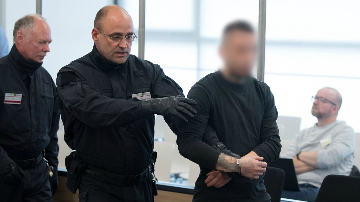محاکمه افزاد مظنون به عضویت در یک گروه نئونازی در آلمان
