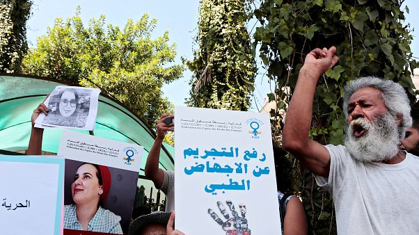 القضاء المغربي يقضي بسجن الصحفية هاجر الريسوني سنة بتهمة "الاجهاض غير القانوني" القضاء المغربي يقضي بسجن الصحفية هاجر الريسوني سنة بتهمة "الاجهاض غير القانوني"