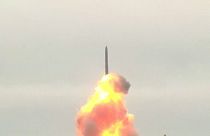 شاهد: روسيا تطلق صاروخا باليستيا عابرا للقارات