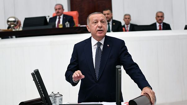 Türkiye Cumhurbaşkanı Recep Tayyip Erdoğan, 27. Dönem 3. Yasama Yılı'nın açılışı dolayısıyla TBMM Genel Kurulu'nda milletvekillerine hitap etti. Türkiye Cumhurbaşkanı Recep Tayyip Erdoğan, 27. Dönem 3. Yasama Yılı'nın açılışı dolayısıyla TBMM Genel Kurulu'nda milletvekillerine hitap etti.