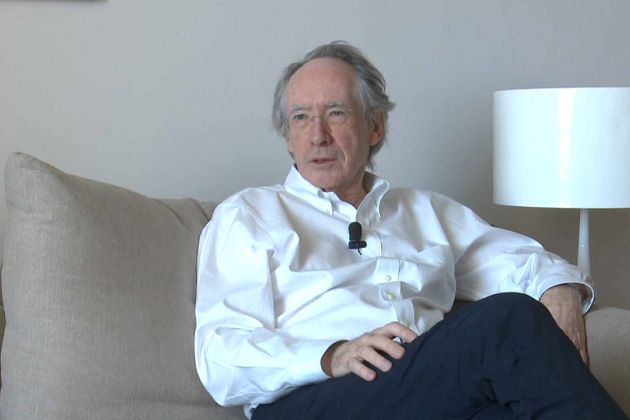 "Таракан" Иэна Макьюэна