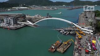 Video| Tayvan'da köprünün çökme anı güvenlik kameralarında: 4 balıkçı öldü, iki kişi kayıp