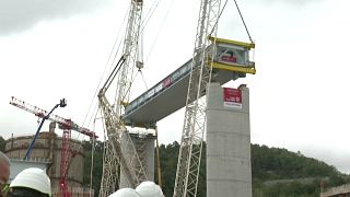 Watch: First section of new replacement Genoa bridge is installed