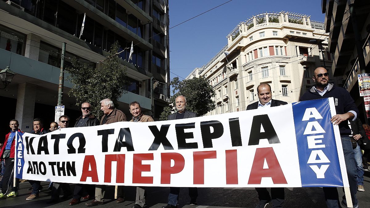 «Παραλύει» η Ελλάδα από την 24ωρη απεργία