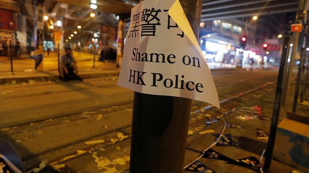 China dispara munição real contra manifestantes em Hong Kong China dispara munição real contra manifestantes em Hong Kong