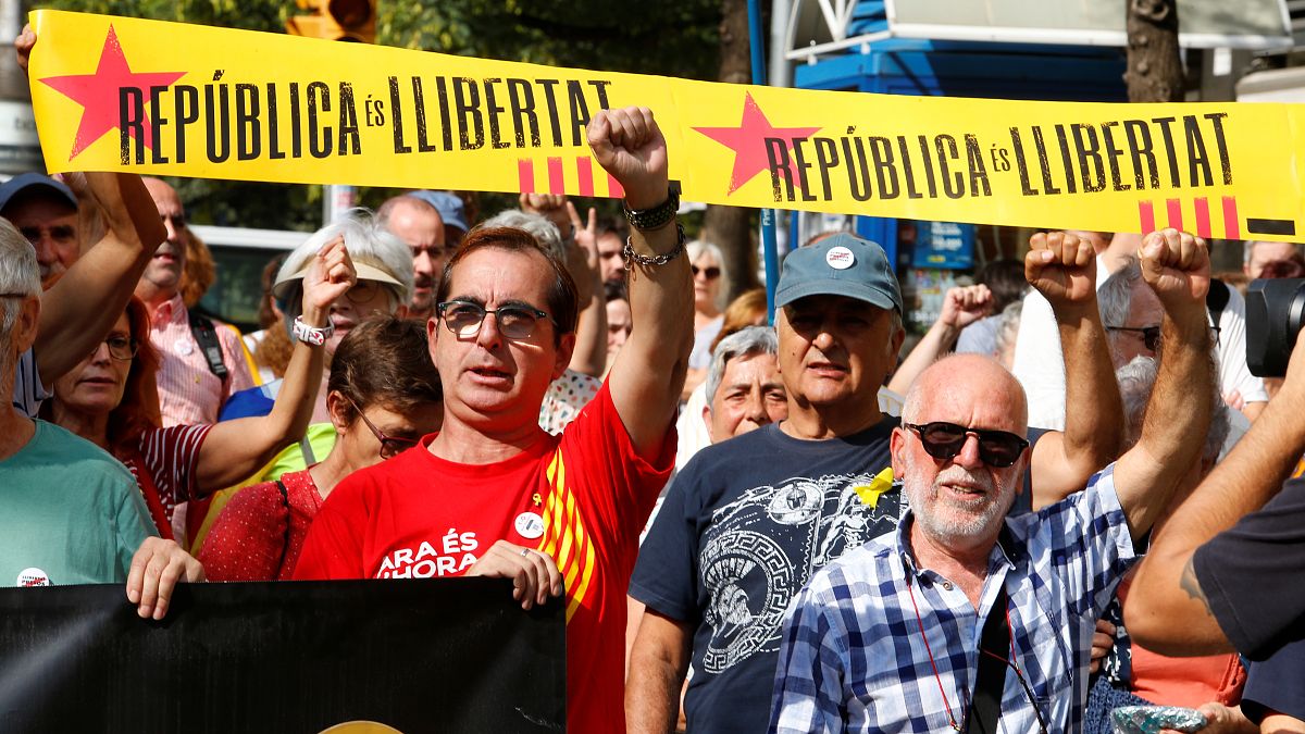 Independentistas catalanes llaman a la "desobediencia civil" masiva ante una sentencia condenatoria