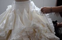 Une robe de mariée en papier toilette, sinon rien !