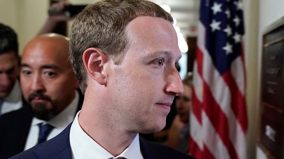 Facebook'un kurucusu ve CEO'su, dünyanın 5'inci en zengin kişisi Mark Zuckerberg
