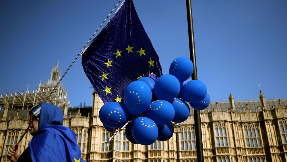 EU citizens without UK settled status to be deported, says minister