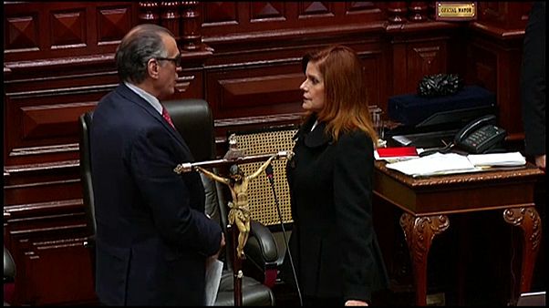 Choque de poderes en Perú: Aráoz renuncia a la presidencia interina Choque de poderes en Perú: Aráoz renuncia a la presidencia interina