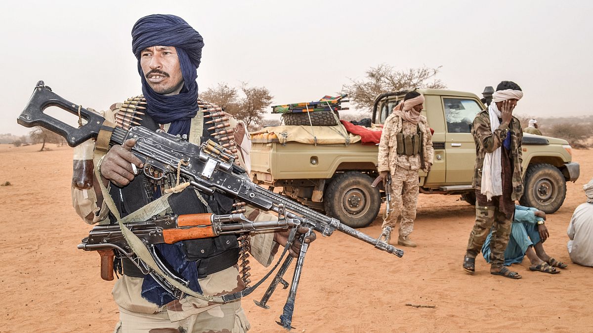 مقتل ما لا يقل عن 25 جندياً و15 جهادياً في معارك عنيفة في مالي