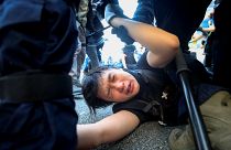 Hong Kong'da 1 Ekim gösterilerinin bilançosu: 100 yaralı, 180'den fazla gözaltı