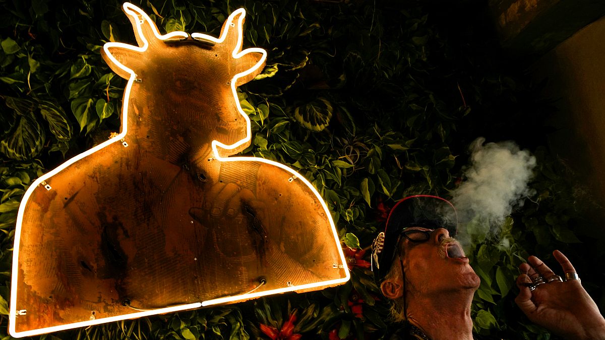 افتتاح اولین کافه استعمال ماری‌جوانا در هالیوود