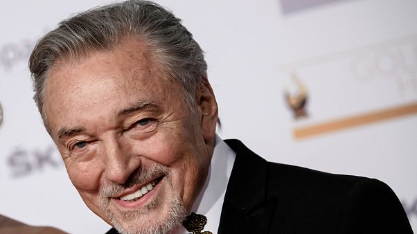 Meghalt Karel Gott Meghalt Karel Gott