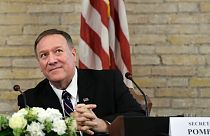 پمپئو: روی خط تلفن مکالمه ترامپ با زلنسکی بودم