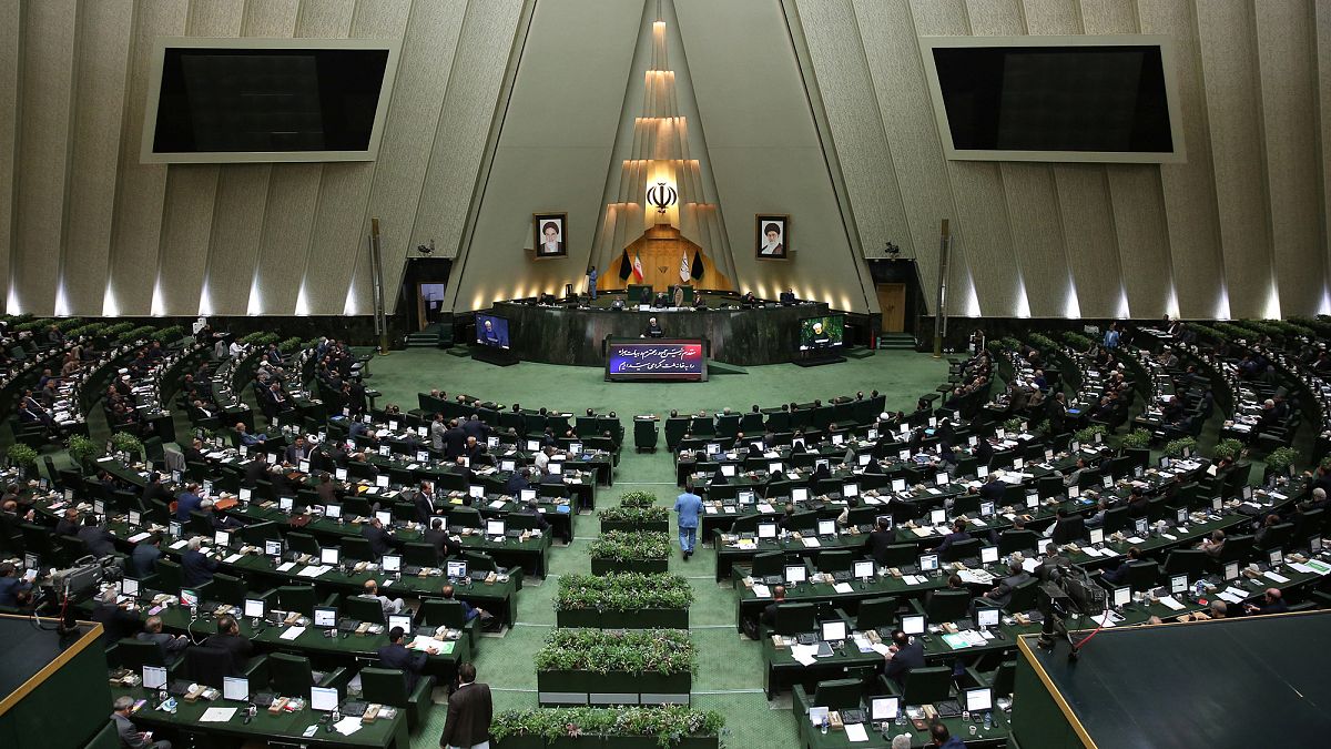 شورای نگهبان لایحه تابعیت فرزندان حاصل از ازدواج زنان ایرانی با مردان خارجی را تایید کرد