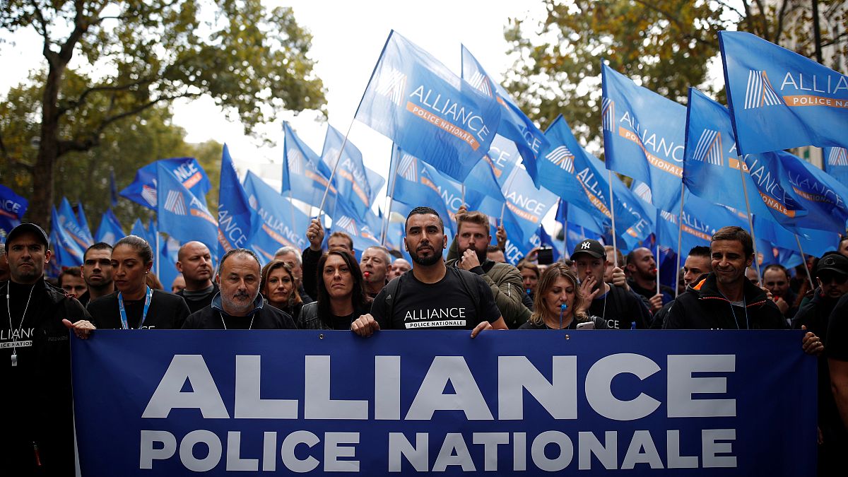 «تظاهرات خشم»؛ راهپیمایی افسران پلیس فرانسه در پاریس برای شرایط بهتر کاری