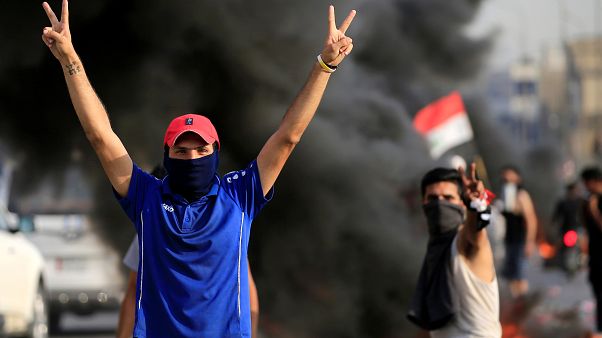 El descontento estalla en Irak: Al menos 12 muertos y toque de queda El descontento estalla en Irak: Al menos 12 muertos y toque de queda
