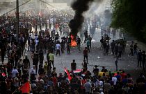 Irak'ın başkenti Bağdat'ta hükümet karşıtı gösteriler sürüyor