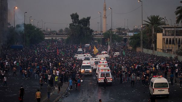 Irak'ın başkenti Bağdat'ta hükümet karşıtı gösteriler düzenleniyor Irak'ın başkenti Bağdat'ta hükümet karşıtı gösteriler düzenleniyor