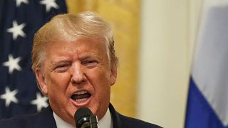 Trump se enfada durante una rueda de prensa junto al presidente finlandés Sauli Niinisto