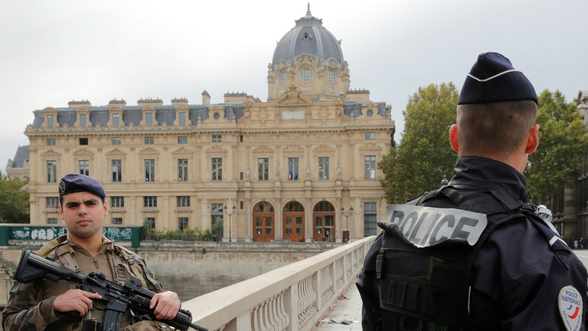 حمله با چاقو به مقر پلیس در پاریس؛ مرد مهاجم ۴ مامور را کشت