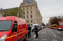 Παρίσι: Τέσσερις νεκροί από επίθεση στο αρχηγείο της αστυνομίας