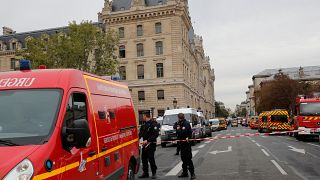 Παρίσι: Τέσσερις νεκροί από επίθεση στο αρχηγείο της αστυνομίας