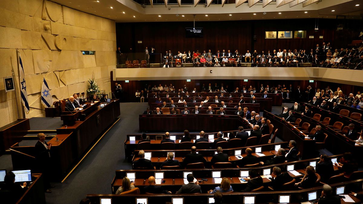 الكنيست الإسرائيلي يؤدي اليمين الدستورية في ظل تعثر مشاورات تشكيل حكومة جديدة