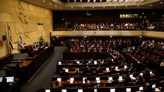 الكنيست الإسرائيلي يؤدي اليمين الدستورية في ظل تعثر مشاورات تشكيل حكومة جديدة