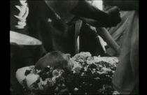 Hindistan: Gandhi'nin küllerinin bir kısmı çalındı; mezarına "hain" yazıldı