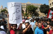 ما سبب أزمة الدولار في لبنان؟