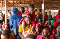  Tanzanya'daki Burundili göçmenlerin kitlesel halde ülkelerine geri dönüşü başladı