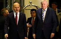 Migranti, vertice Ue-Turchia: "Bisogna limitare le partenze irregolari"