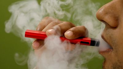 O debate sobre os benefícios dos cigarros eletrónicos acentua-se nos EUA