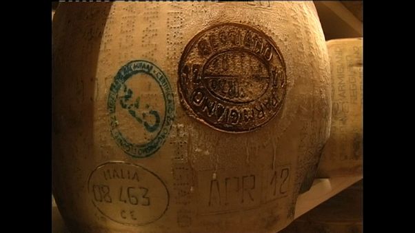 Tutti contro i dazi USA che vogliono penalizzare il Parmigiano Tutti contro i dazi USA che vogliono penalizzare il Parmigiano