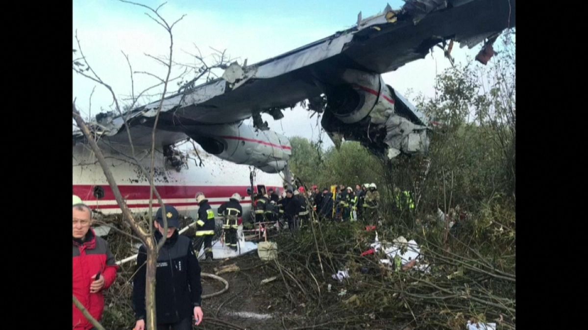 Al menos cinco fallecidos en un accidente aéreo en Ucrania de un avión procedente de España 