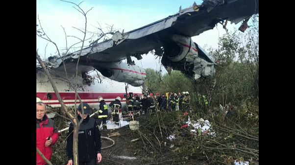 Al menos cinco fallecidos en un accidente aéreo en Ucrania de un avión procedente de España Al menos cinco fallecidos en un accidente aéreo en Ucrania de un avión procedente de España