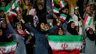 نخستین حضورِ آزاد در آزادی؛ زنان ایرانی بدون گزینش بلیط تماشای فوتبال خریدند