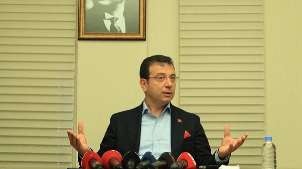 İstanbul Büyükşehir Belediye Başkanı Ekrem İmamoğlu, Florya Sosyal Tesisleri'nde düzenlediği basın toplantısında soruları yanıtladı. ( İBB - Anadolu Ajansı ) İstanbul Büyükşehir Belediye Başkanı Ekrem İmamoğlu, Florya Sosyal Tesisleri'nde düzenlediği basın toplantısında soruları yanıtladı. ( İBB - Anadolu Ajansı )