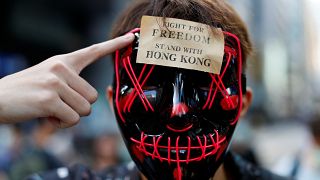 فيديو: حكومة هونغ كونغ تحظر ارتداء الأقنعة خلال المظاهرات
