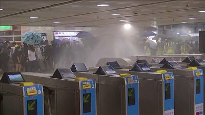 Wütende Proteste: Metro in Honkong bleibt geschlossen