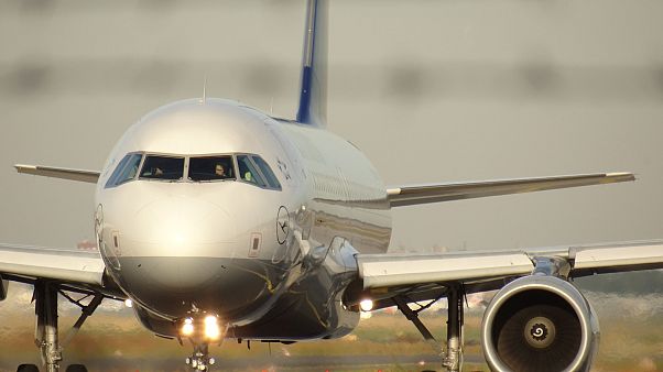 Der Preis fürs Klima: 3 bis 17 € pro Flugticket in Deutschland Der Preis fürs Klima: 3 bis 17 € pro Flugticket in Deutschland