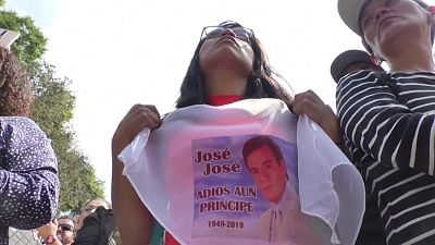Mexicans sing to pay respects to beloved crooner Jose Jose
