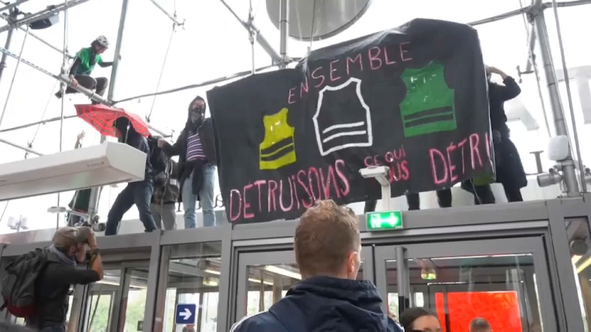 "Extinction Rebellion" besetzt Pariser Einkaufszentrum