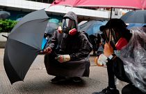 شاهد: الشرطة تطلق الغاز المسيل للدموع لتفريق المتظاهرين في هونغ كونغ