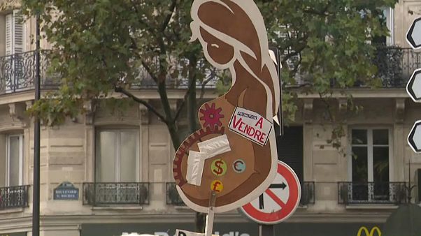 Les anti-"PMA pour toutes" défilent à Paris, contre la loi adoptée le 27 septembre Les anti-"PMA pour toutes" défilent à Paris, contre la loi adoptée le 27 septembre