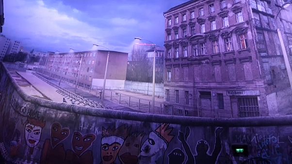 30 Jahre Mauerfall: Szenen einer geteilten Stadt 30 Jahre Mauerfall: Szenen einer geteilten Stadt
