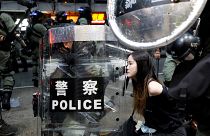 Hongkong: maszkban tüntetnek annak ellenére, hogy tilos maszkot viselni