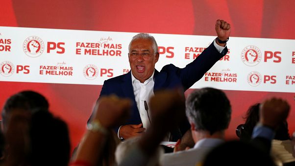 PS vence sem maioria, recorde na abstenção e no número de partidos eleitos PS vence sem maioria, recorde na abstenção e no número de partidos eleitos